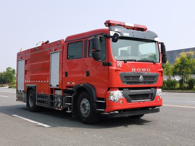 重汽8吨水罐消防车（T5G)