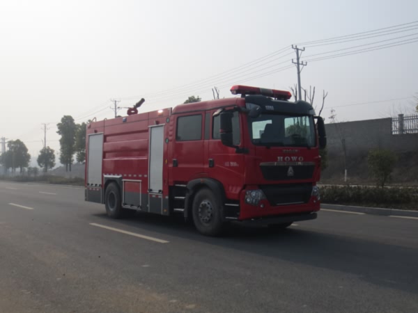 重汽消防车(8吨)图片